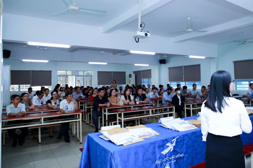 Hơn 1.900 thí sinh hoàn thành thi ĐGNL ĐH Quốc gia TPHCM 2024 tại cụm thi ĐH Lạc Hồng (đợt 1)