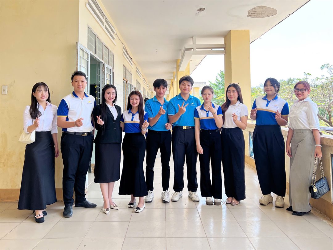 Tư vấn tuyển sinh tại trường THPT Hàm Tân.